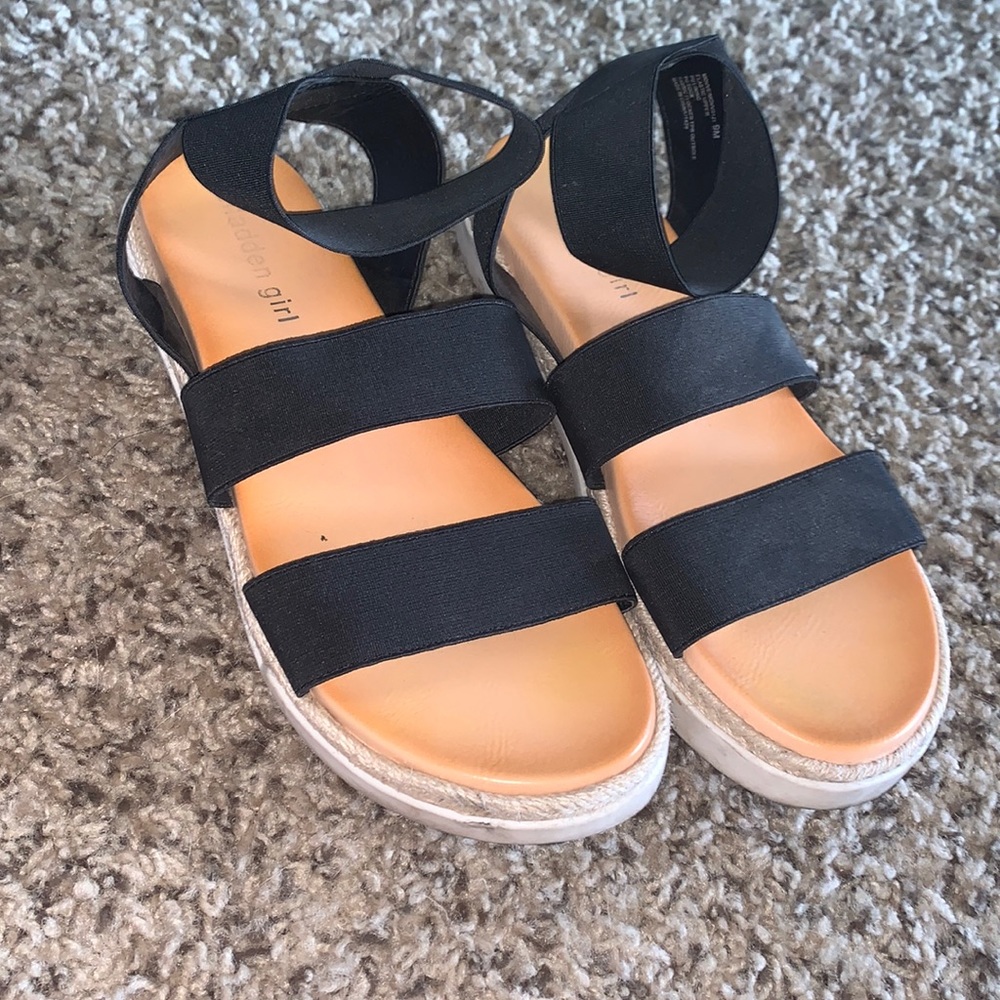Strapped sandals